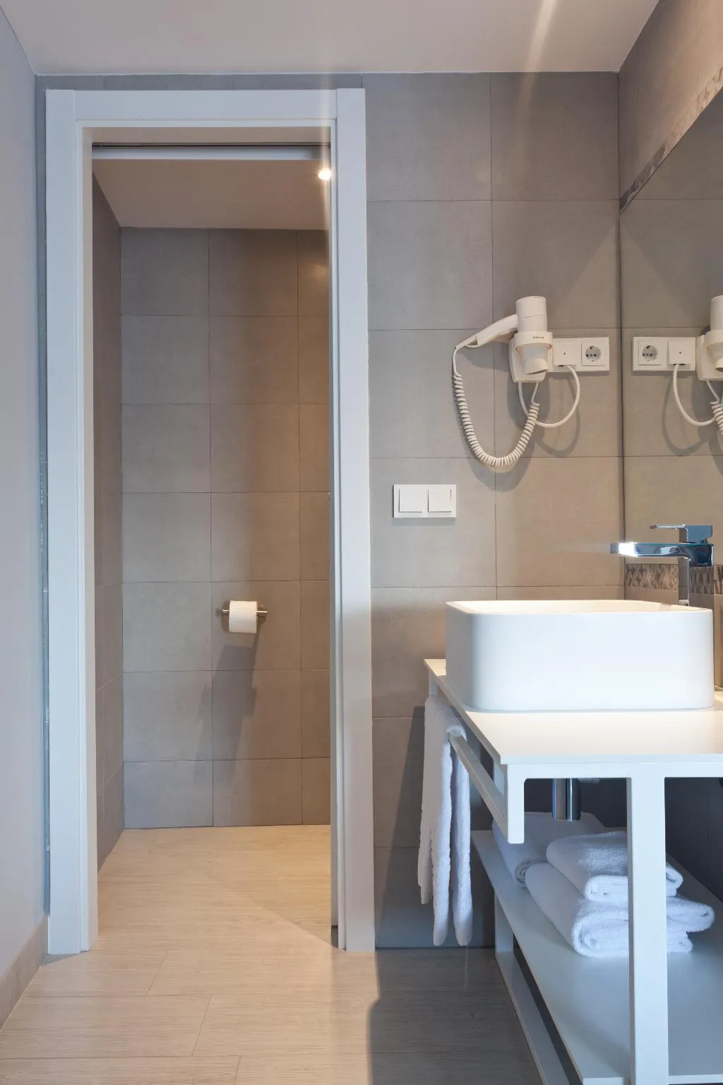 Double or Twin STANDARD Room, Ryans La Marina, Ibiza