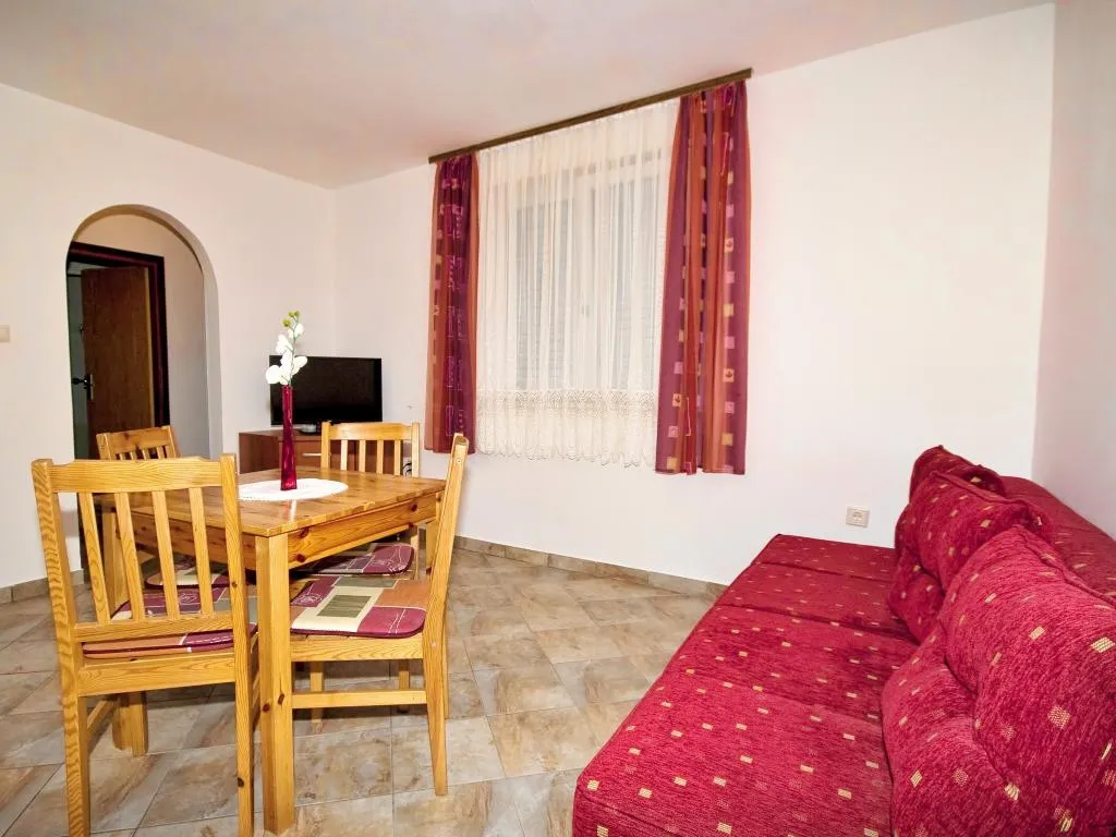 APARTMENT CAPACITY 2 Room, Apartments Snjezana, Istria