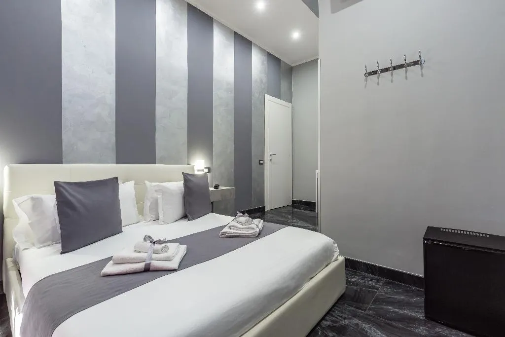 DOUBLE SUPERIOR Room, Hotel Palace Napoli, Naples
