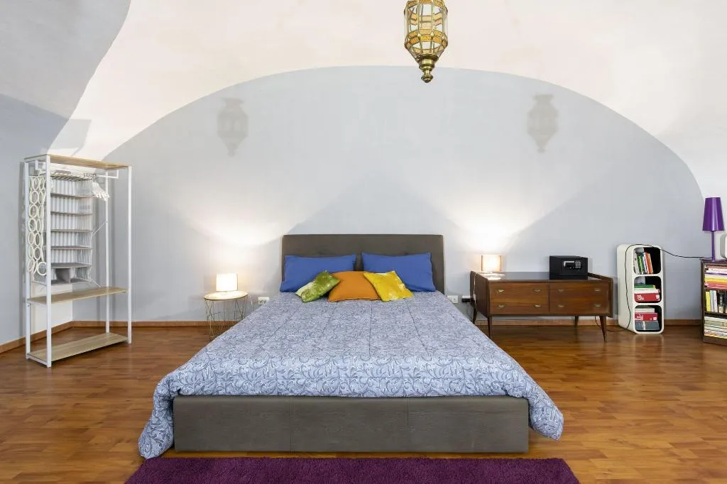 Room, Home&More, Naples