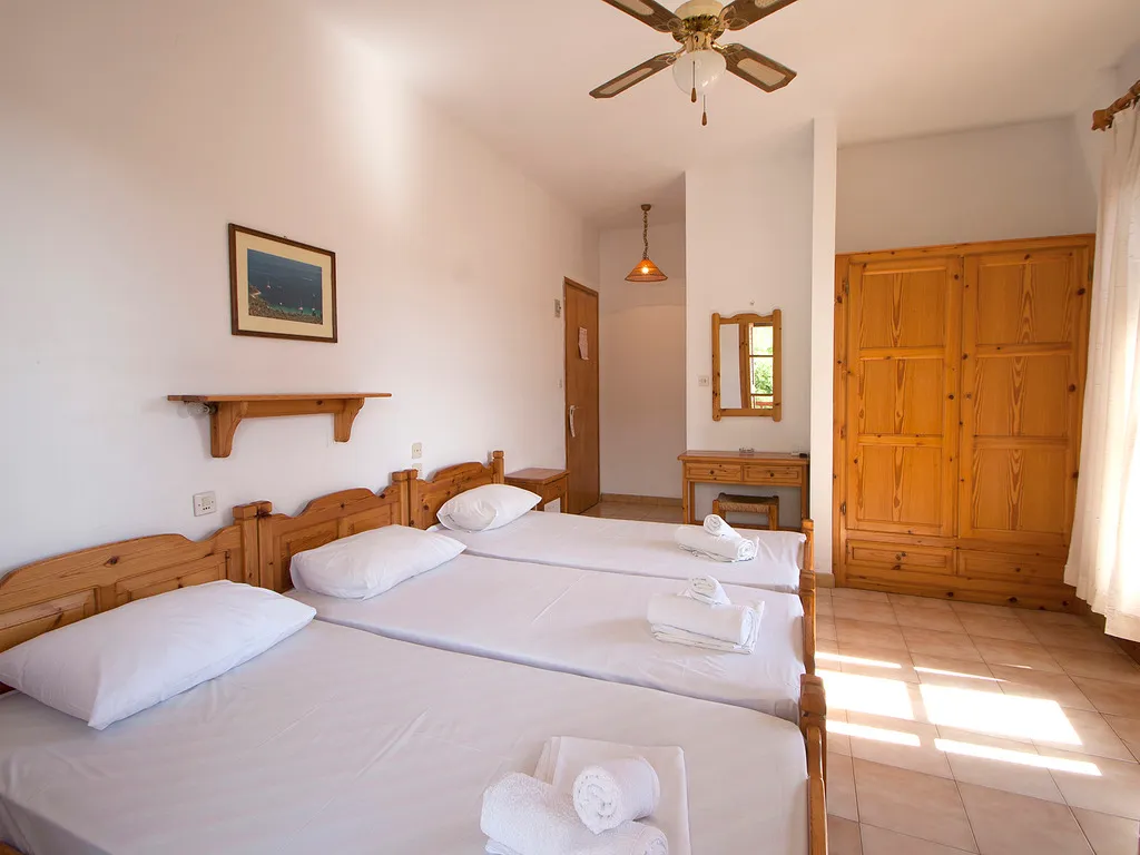 TRIPLE STANDARD Room, Pension Eliza, Skiathos