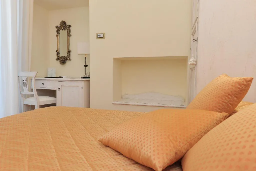 DOUBLE ECONOMY Room, Hotel Santa Lucia, Naples
