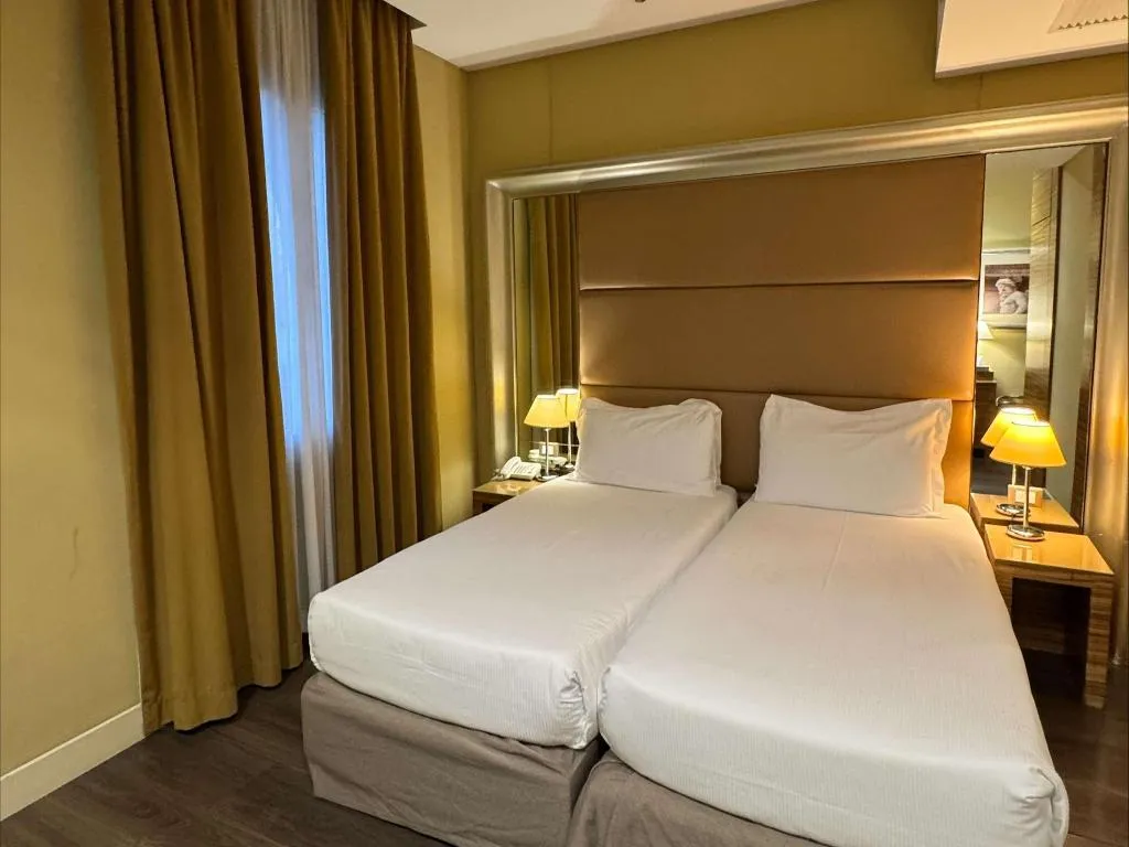 Room, Mercure Roma Centro St. John, Naples
