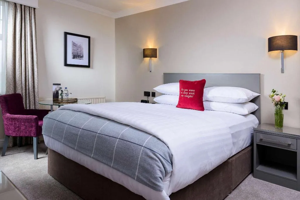 Room, The Metropole Hotel Cork, Cork