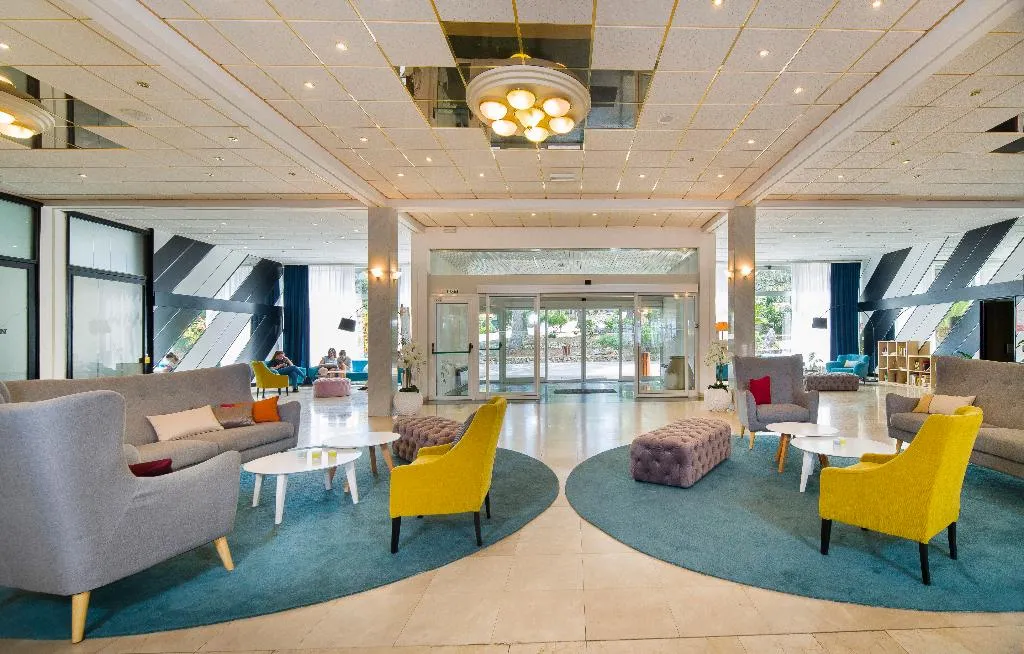 Lobby, Hvar, Split