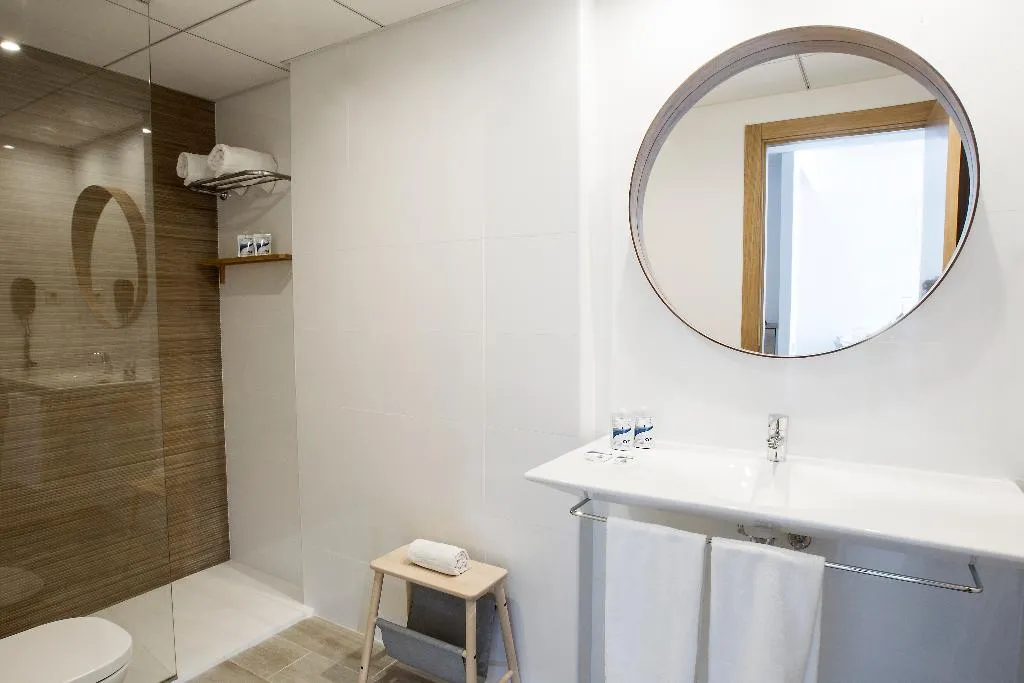 APARTMENT CAPACITY 5 ONE BEDROOM Room, Cye Holiday Centre, Costa Dorada