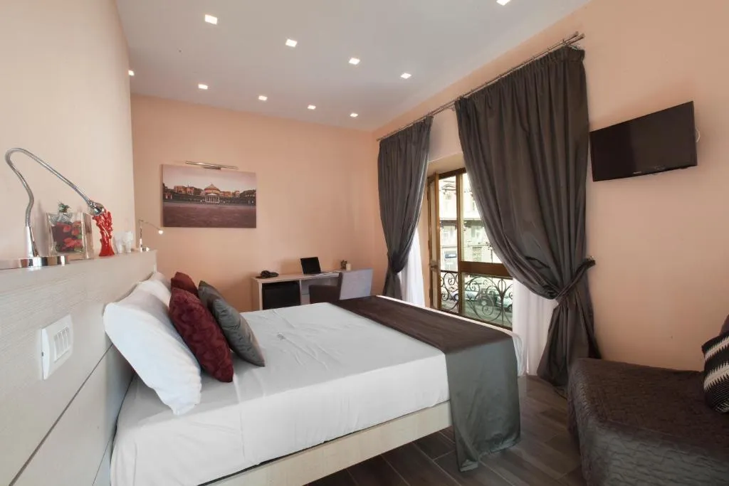DOUBLE CLASSIC Room, Suite Dei Catalani, Naples