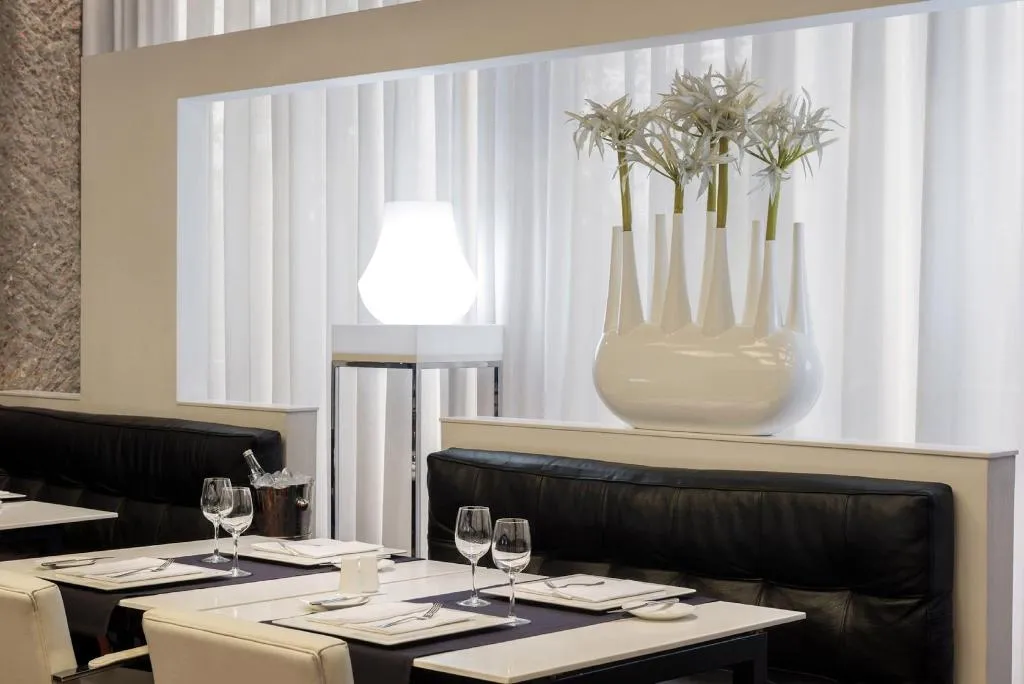 Restaurant, Hilton Madrid Airport, Madrid