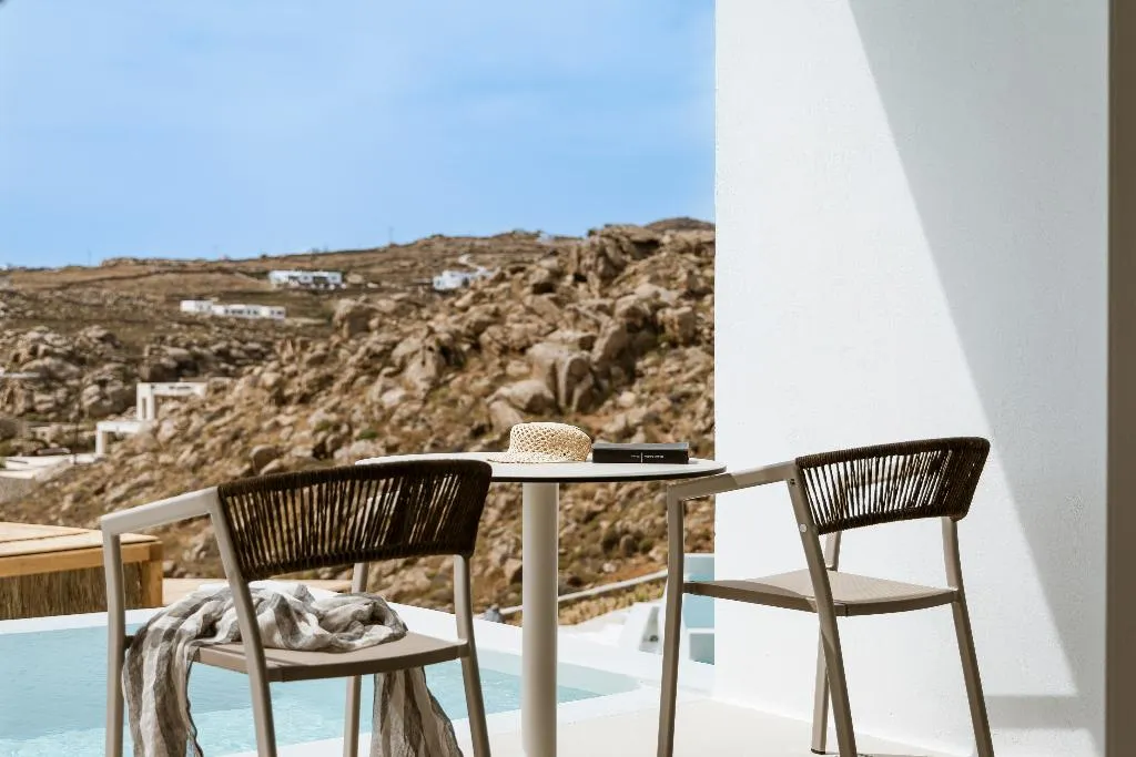 JUNIOR SUITE WITH PRIVATE POOL Room, Mykonos Flow - Super Paradise, Mykonos