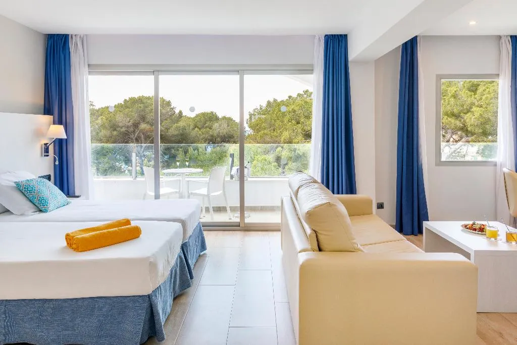 JUNIOR SUITE STANDARD Room, Mar Hotels Alcanada, Majorca