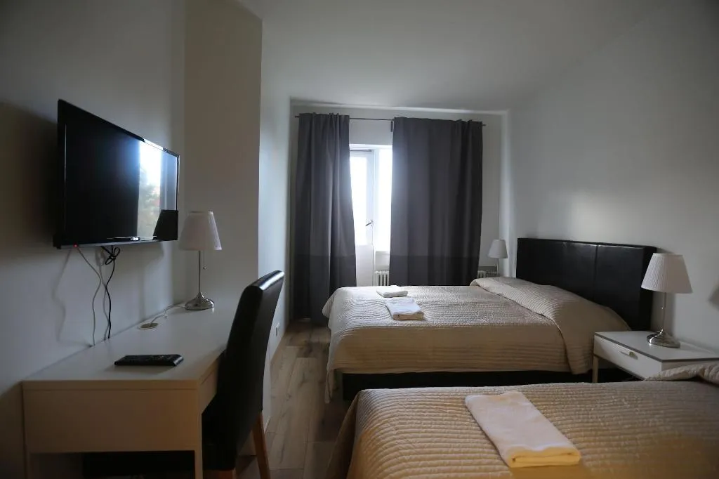 Room, 100 Iceland Hotel, Reykjavik