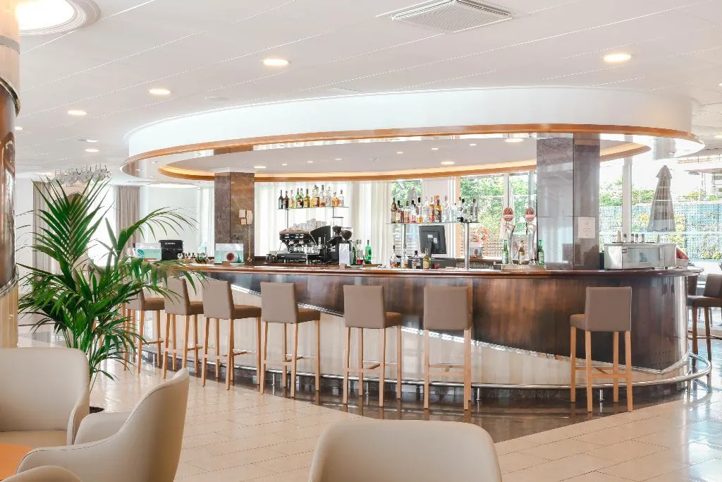 Bar, Volga, Costa Brava