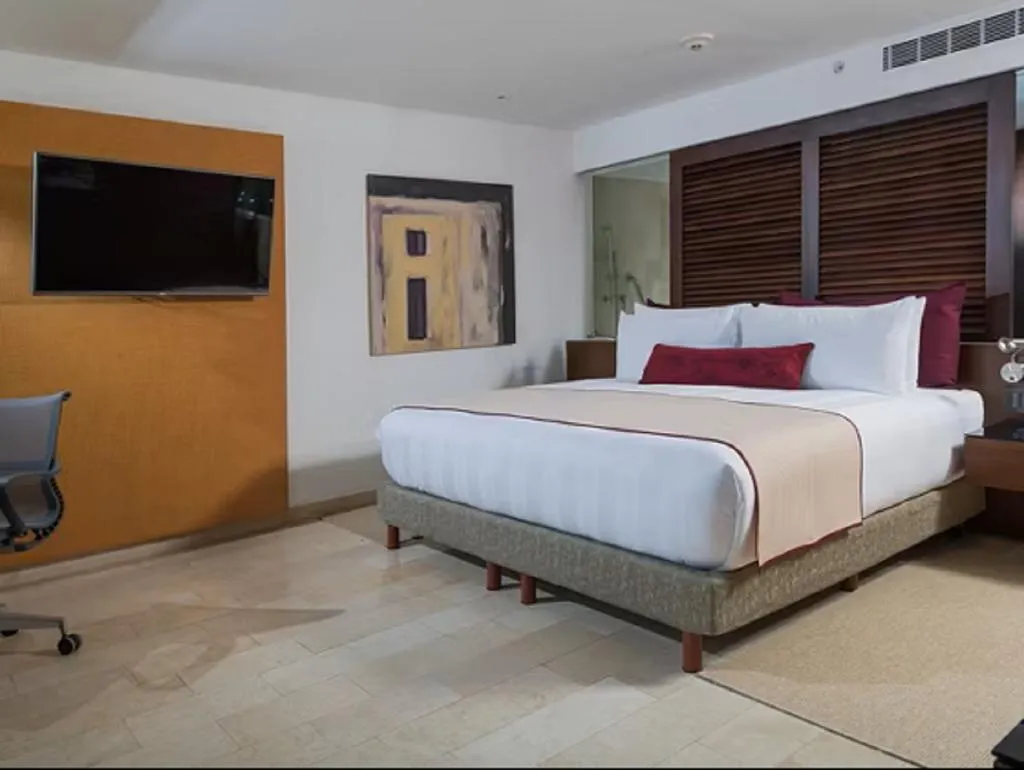 TRIPLE LAGOON VIEW Room, InterContinental Presidente Cancun Resort, Cancun Area