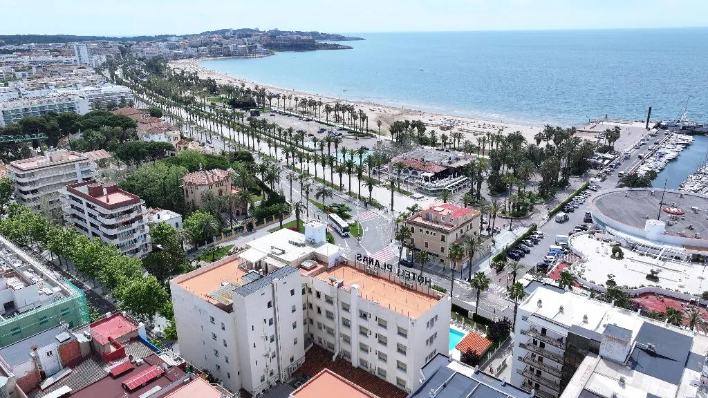 General view, Planas, Costa Dorada