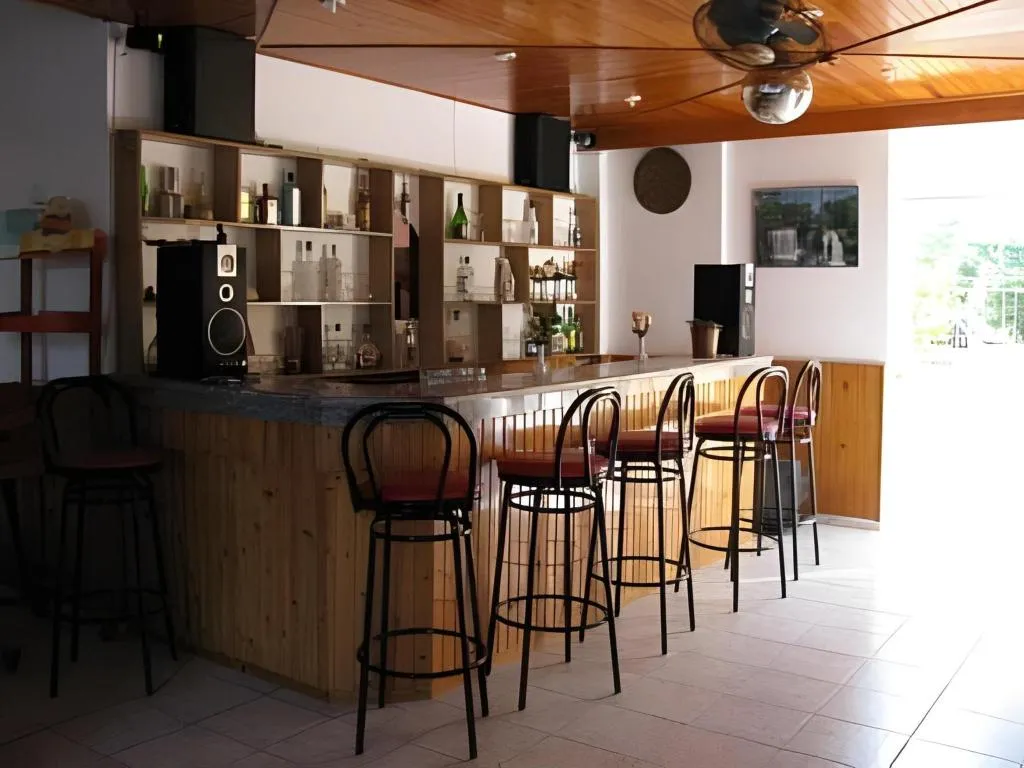 Bar, Aysev, Antalya