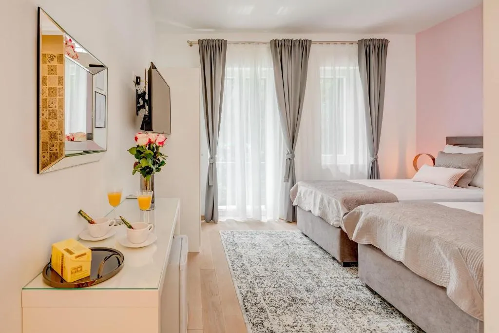 DOUBLE DELUXE WITH BALCONY Room, Capital Apartments, Split