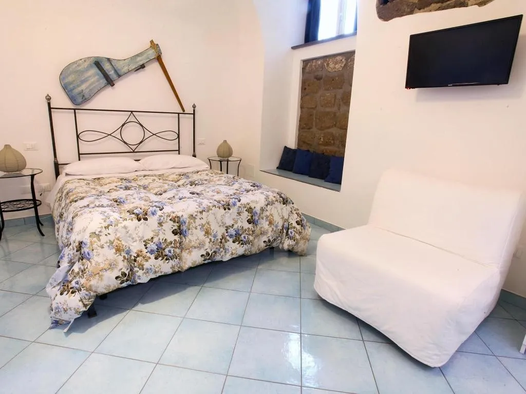 Room, B&B La Grotta Marina, Naples