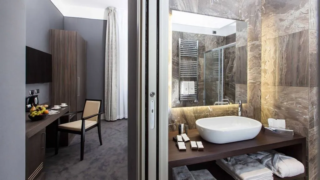 DOUBLE DELUXE Room, Monti Palace Hotel, Rome