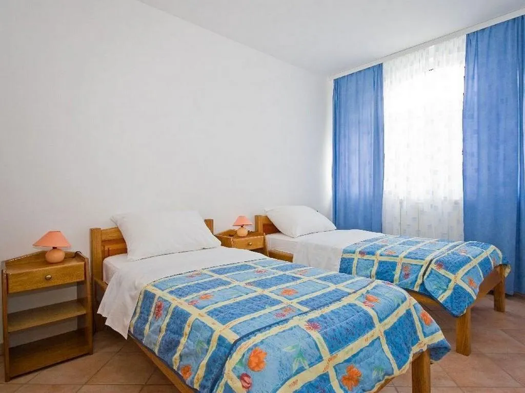 APARTMENT CAPACITY 4 Room, Apartments Valentin Vrsar, Istria
