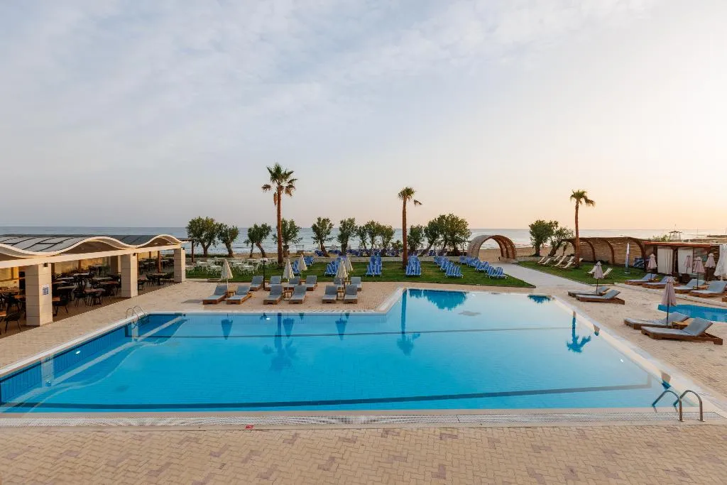 Pool, Malia Bay Beach Hotel & Bungalows, Crete