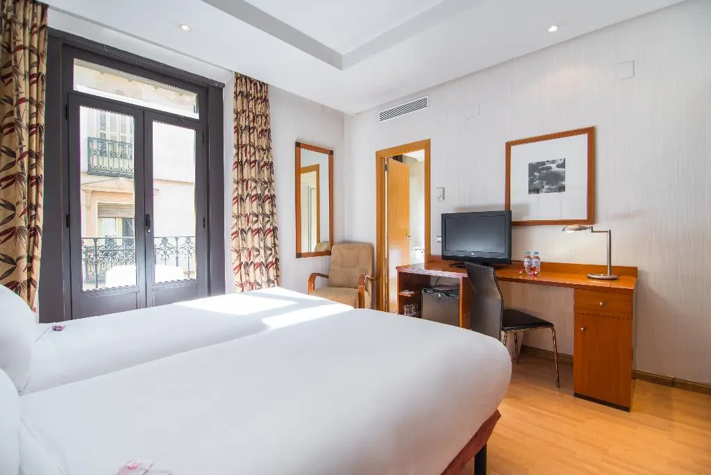 Double or Twin STANDARD Room, Petit Palace Preciados, Madrid