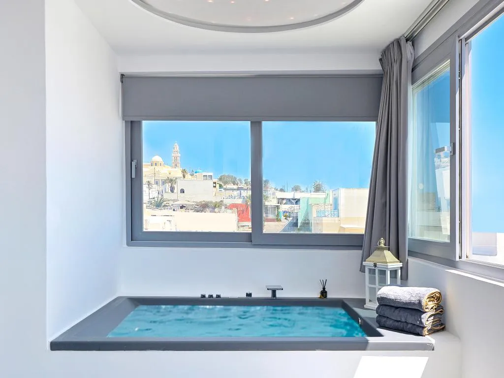 SUITE WITH JACUZZI WITH VIEWS Room, Tatakis Design Hotel, Fira, Santorini