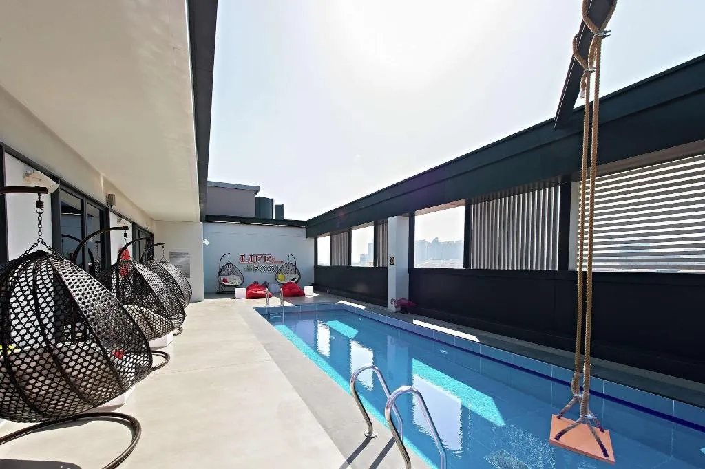 Pool, Hampton by Hilton Dubai Al Seef, Dubai