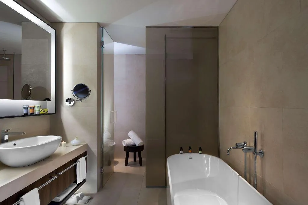 Room, Me Milan Il Duca, Milan