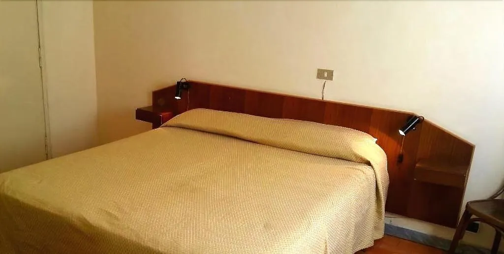 Room, Hotel Eliseo, Rome