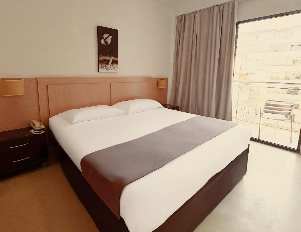 Double or Twin ONE BEDROOM ONE BATHROOM Room, Primavera, Costa Blanca