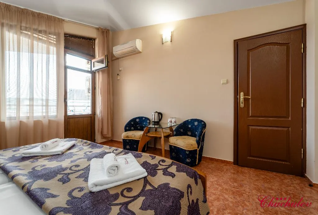 APARTMENT OCEAN VIEW TWO BEDROOMS Room, Chuchulev, Bourgas