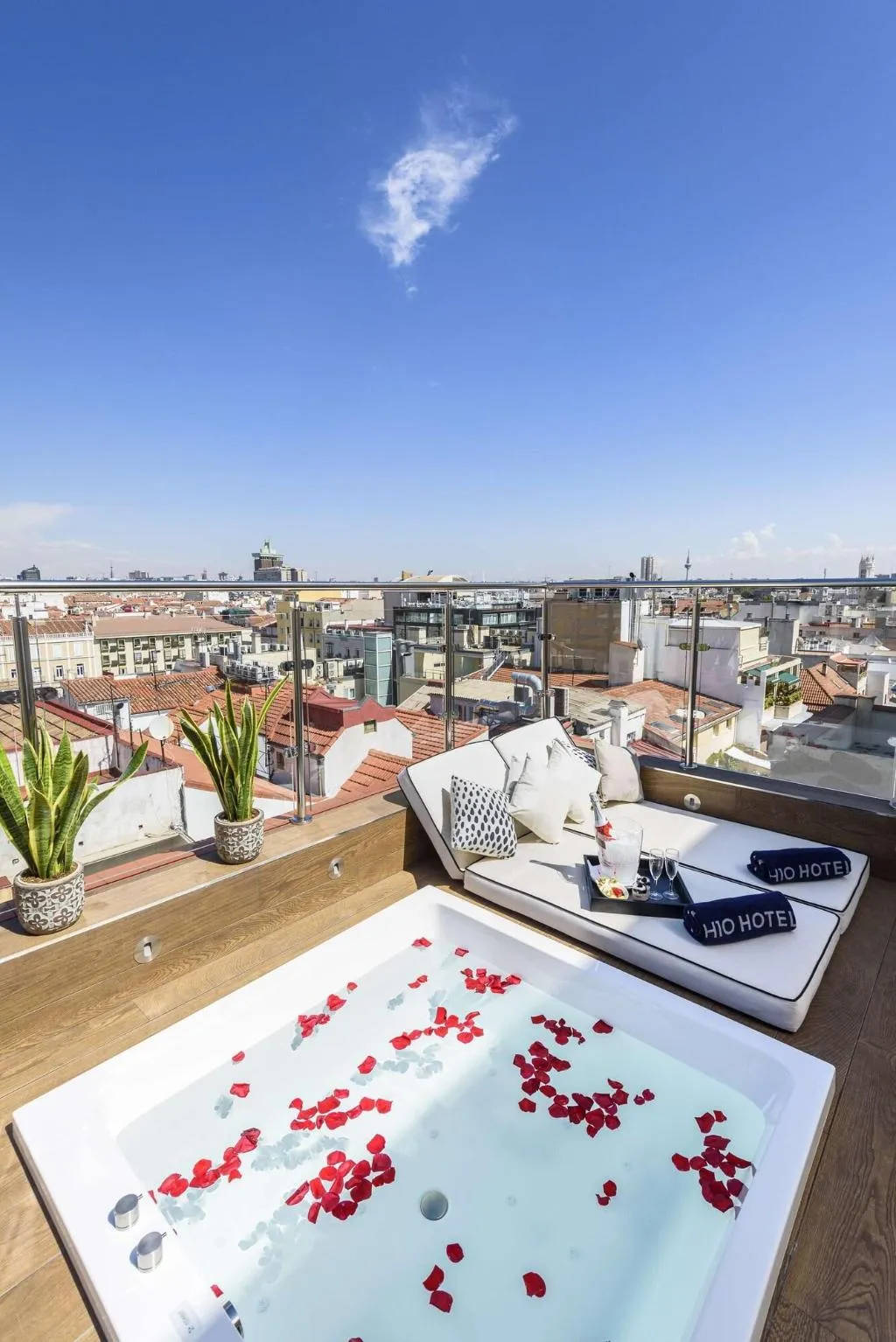 SUITE WITH JACUZZI Room, H10 Villa de la Reina, Madrid