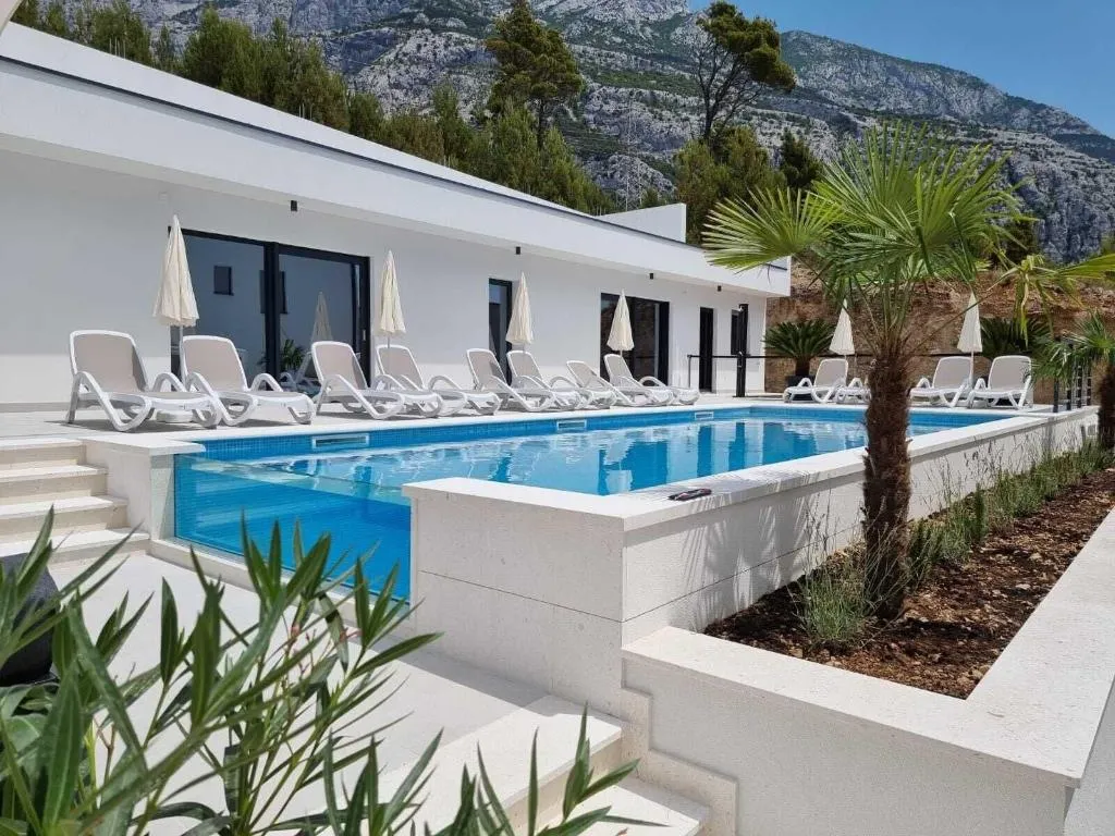 Sports and Entertainment, Villa Medak, Split