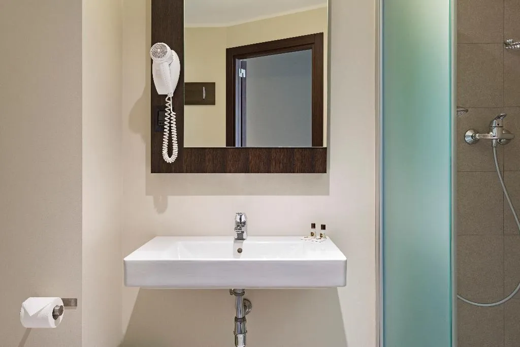 DOUBLE STANDARD Room, B&B HOTEL Como Camerlata, Milan