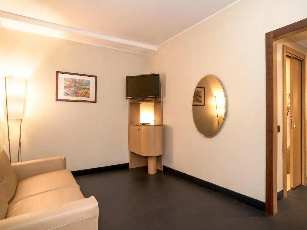 DOUBLE SUPERIOR WITH DOUBLE BED Room, Mercure Roma West, Rome