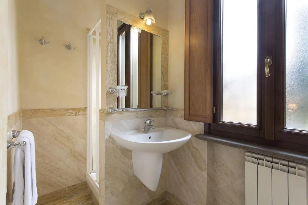 Room, Teatro Pace 33, Rome