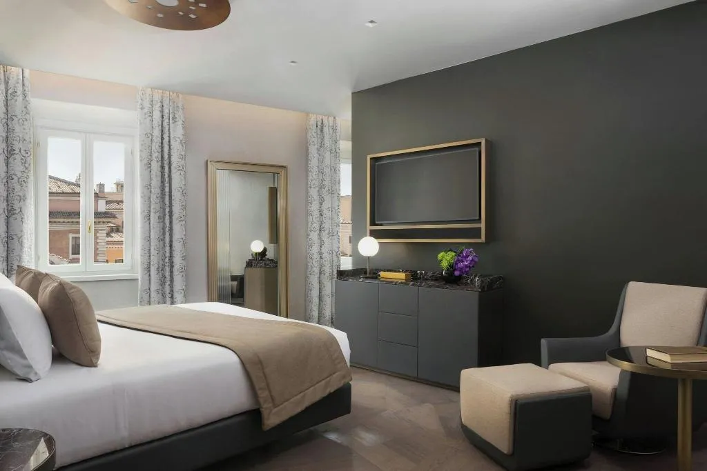 JUNIOR SUITE KING BED ONE BEDROOM  Room, The Pantheon Iconic Rome Hotel, Rome
