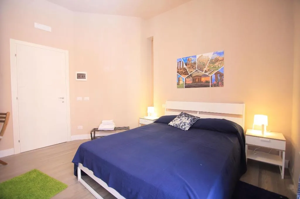 Room, Gioeni Ventidue, Catania