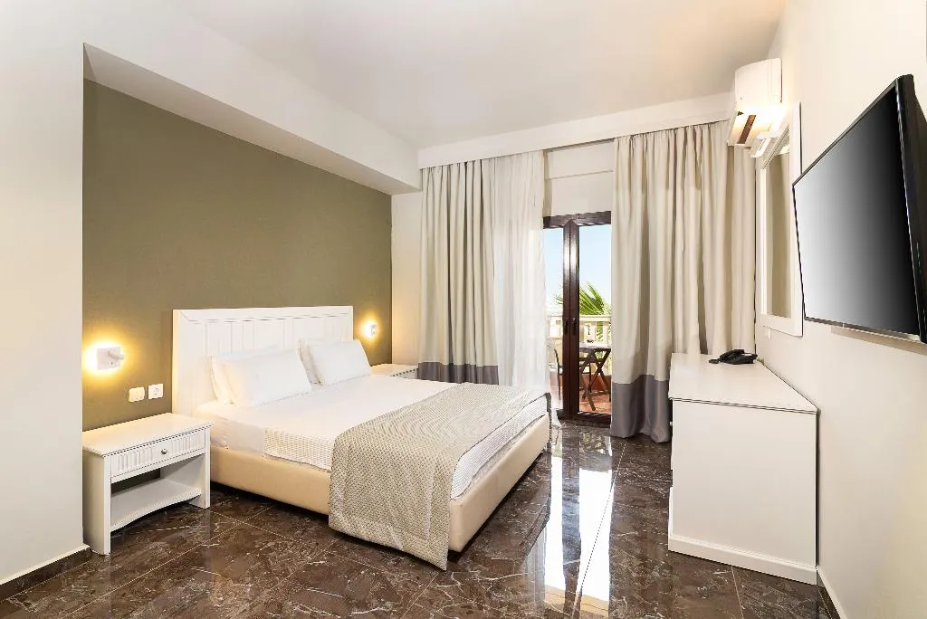 Room, Heaven, Halkidiki