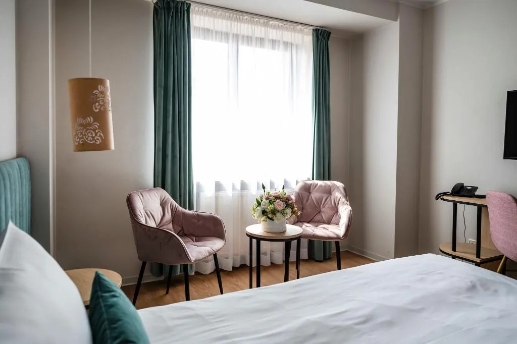 Double or Twin DELUXE Room, Hotel H12, Krakow