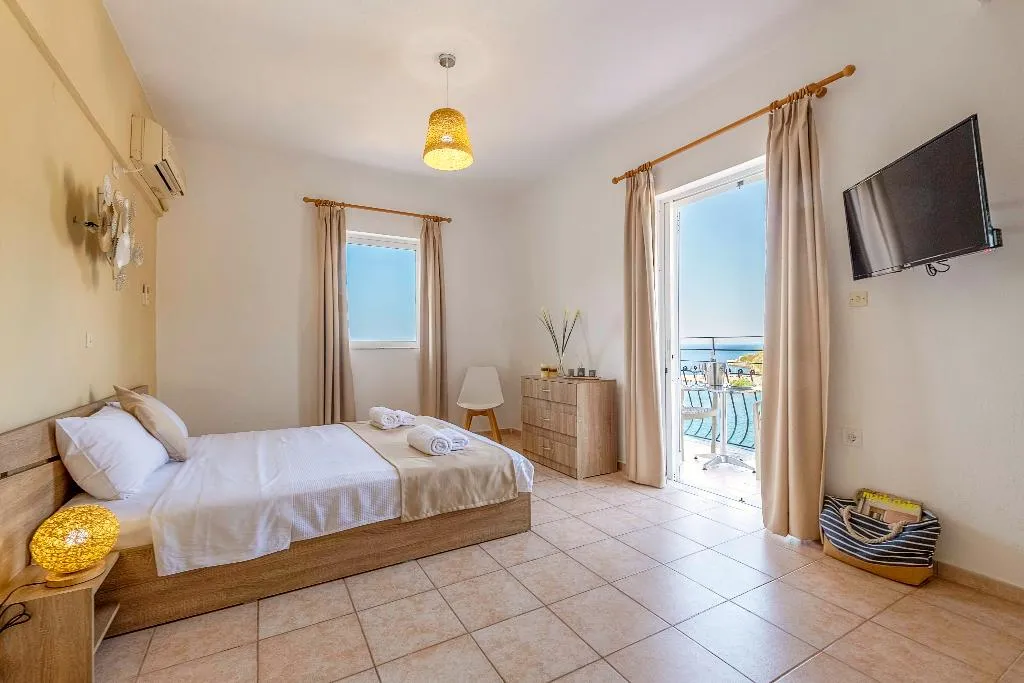DOUBLE PREMIUM SEA VIEW Room, Faro Del Porto, Kalamata