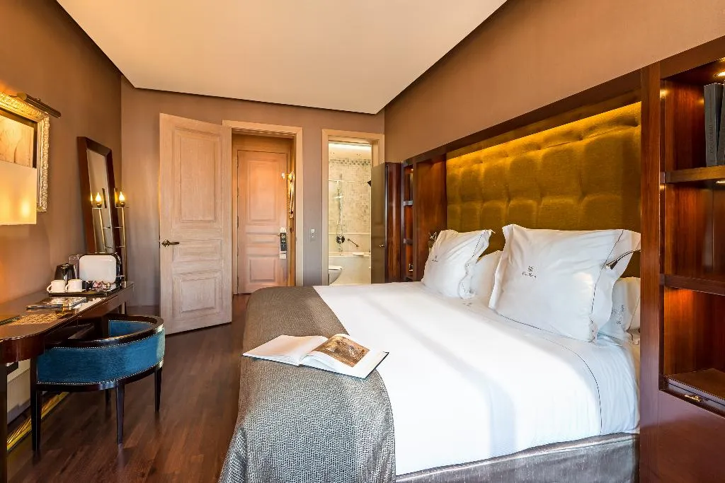 FAMILY ROOM DELUXE Room, Casa Fuster, Barcelona