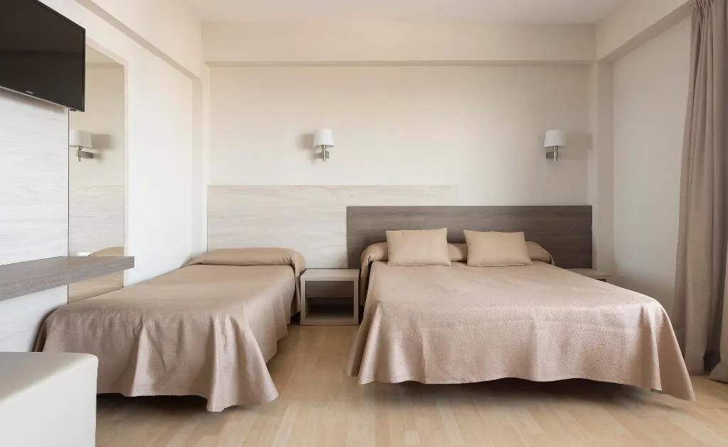 QUADRUPLE STANDARD Room, Hotel Palia Maria Eugenia, Majorca