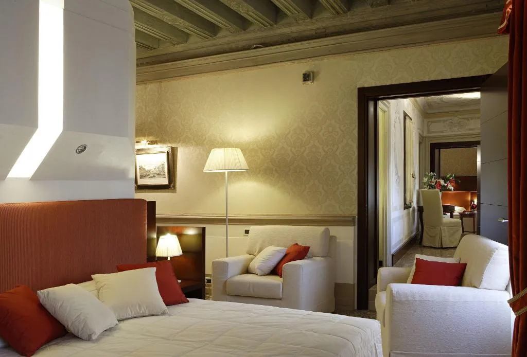 SUITE KING SIZE BED Room, Ruzzini Palace, Venice