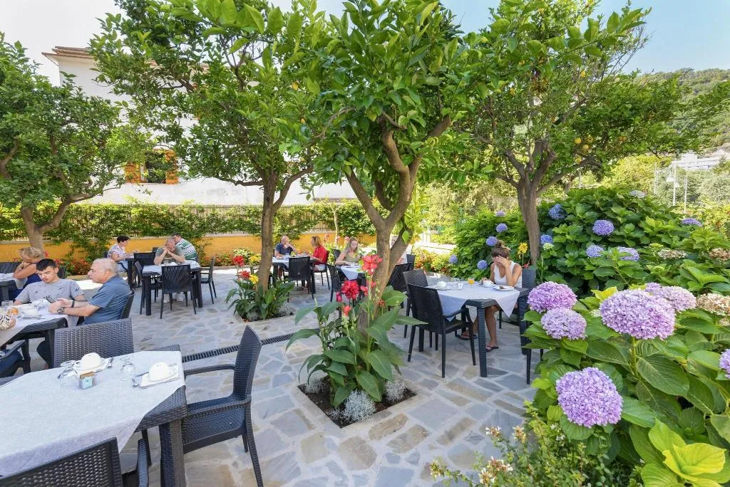 Restaurant, Leone, Naples