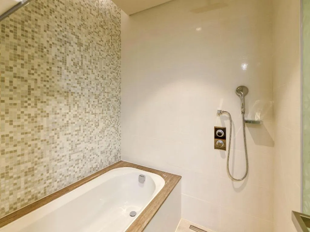 SUITE KING SIZE BED Room, Grand Mercure Dubai City, Dubai