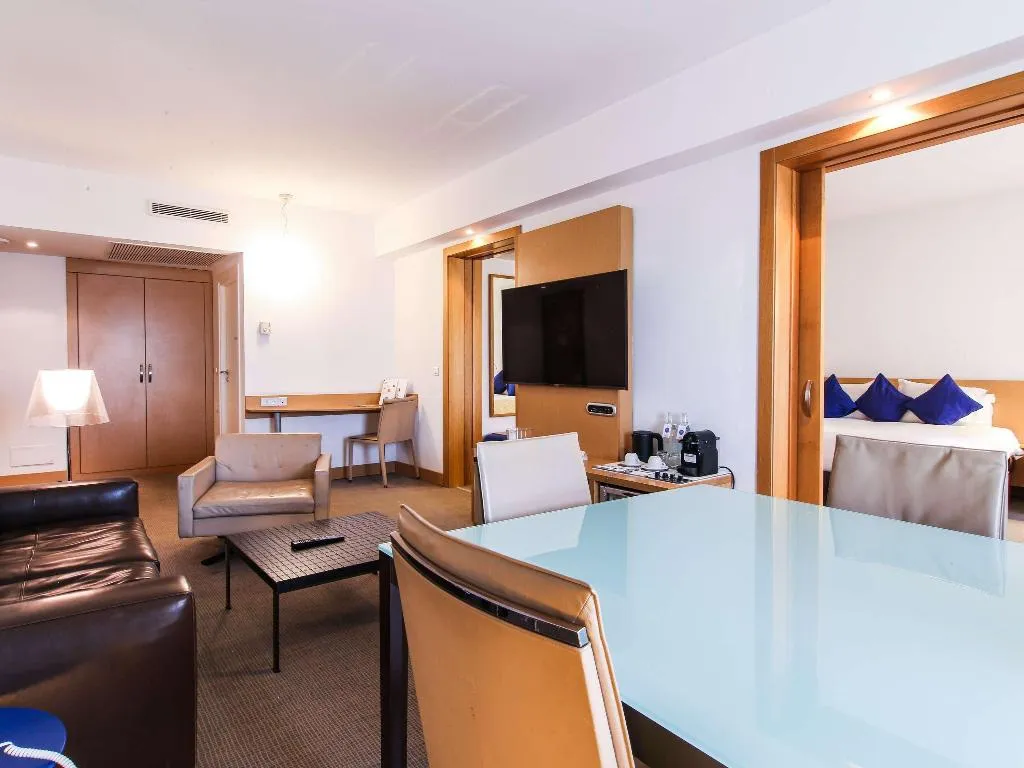 SUITE EXECUTIVE Room, Novotel Tunis, Tunisia