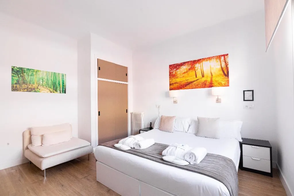 DOUBLE STANDARD Room, NeoMagna Madrid, Madrid