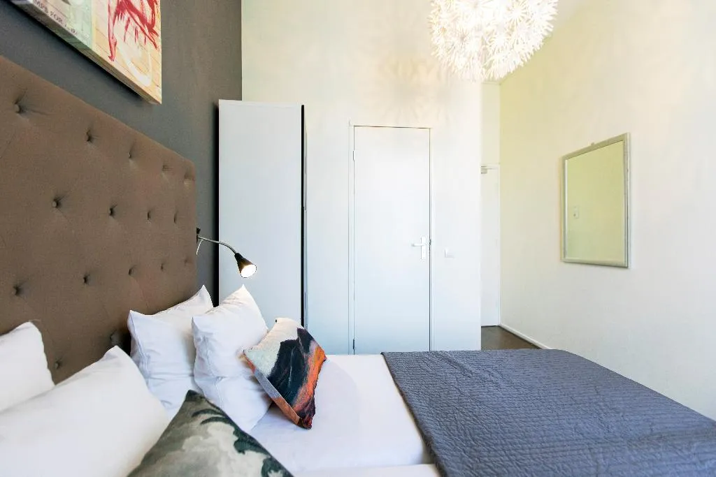 TWIN STANDARD Room, Quentin England Hotel, Amsterdam