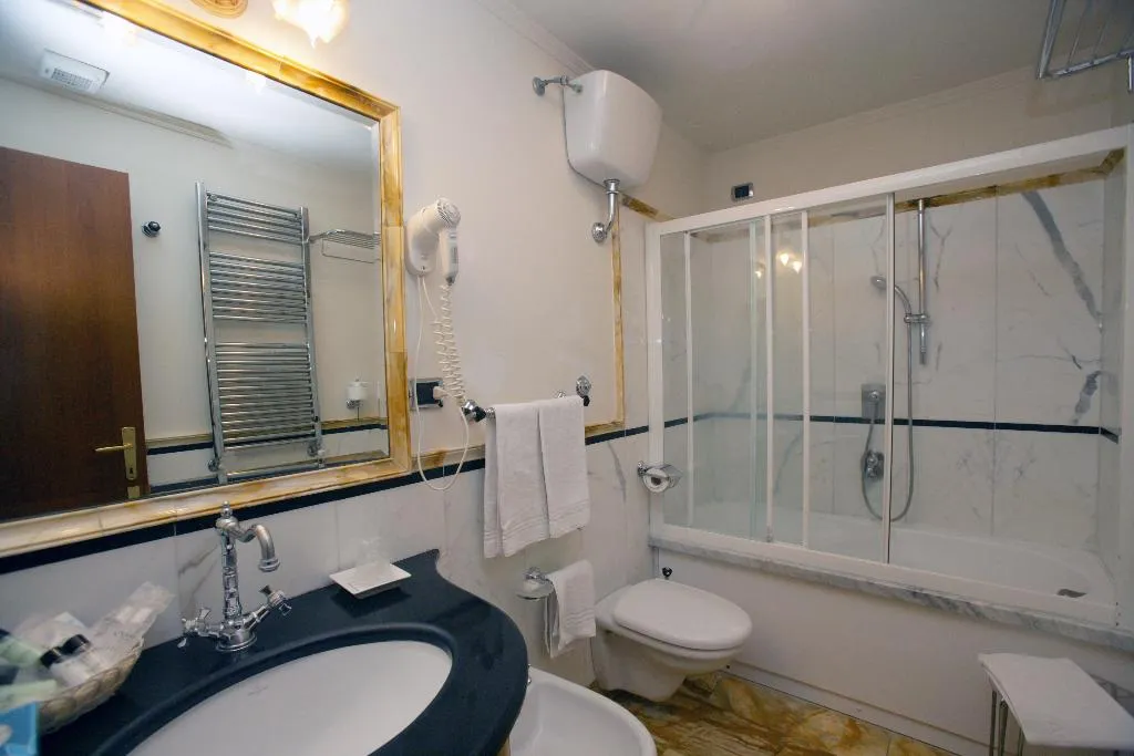 DOUBLE SUPERIOR Room, Domus Florentiae Hotel, Florence